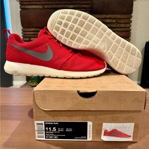 Nike Roshe Run “Sport Red” / Sz. 11.5 / NDS